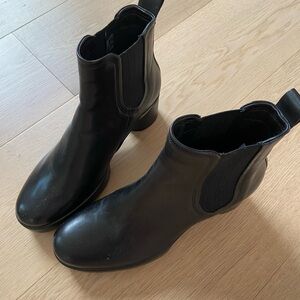 Ecco Black Leather Ankle Boots